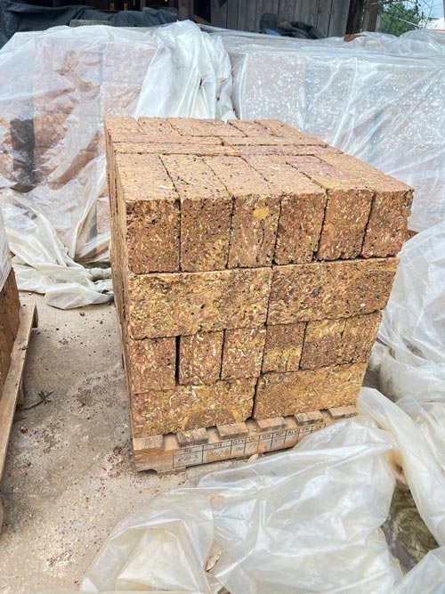 Ưu điểm nổi bật của đá ong vàng (đỏ) xây tường Ưu điểm nổi bật của đá ong vàng (đỏ) xây tường