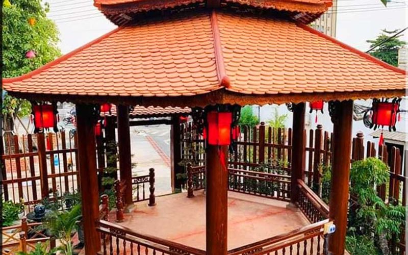 Nhà chòi gỗ sân vườn