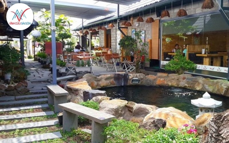Quán cafe sân vườn kết hợp hồ cá 