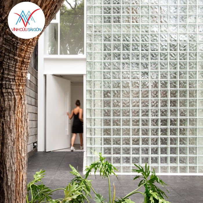 Gạch kính 30x30 trang trí mặt tiền